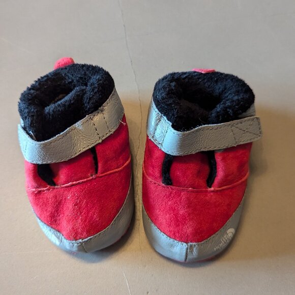 Infant North Face booties - Picture 3 of 4